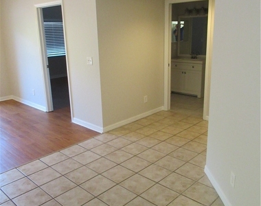 27083 Matheson Avenue - Photo Thumbnail 4