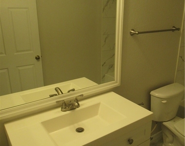 27083 Matheson Avenue - Photo Thumbnail 6