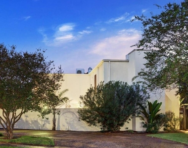 1111 Potomac Drive - Photo Thumbnail 3