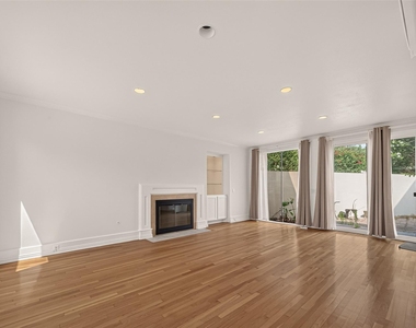 1111 Potomac Drive - Photo Thumbnail 10