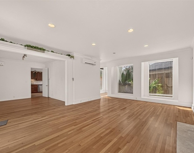1111 Potomac Drive - Photo Thumbnail 11