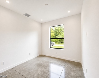 2402 George Avenue S - Photo Thumbnail 7