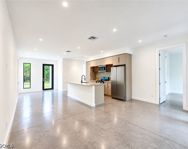 2402 George Avenue S - Photo Thumbnail 1