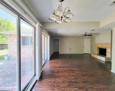 18402 Tall Cypress Drive - Photo Thumbnail 10