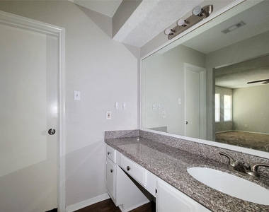 18402 Tall Cypress Drive - Photo Thumbnail 20
