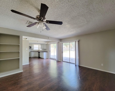 18402 Tall Cypress Drive - Photo Thumbnail 9
