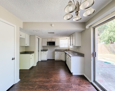 18402 Tall Cypress Drive - Photo Thumbnail 5