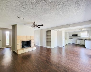 18402 Tall Cypress Drive - Photo Thumbnail 7