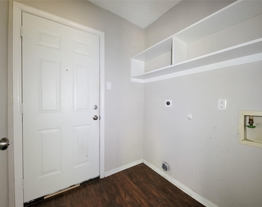 18402 Tall Cypress Drive - Photo Thumbnail 6
