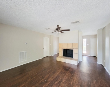 18402 Tall Cypress Drive - Photo Thumbnail 4