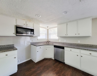 18402 Tall Cypress Drive - Photo Thumbnail 8