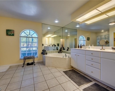 2720 Sw 51st Street - Photo Thumbnail 19