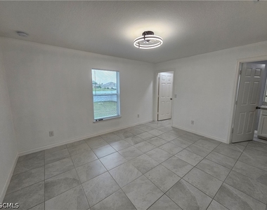 2523 Ne 6th Place - Photo Thumbnail 10