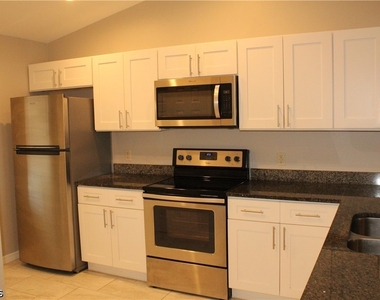 1110 Sw 47th Terrace - Photo Thumbnail 3