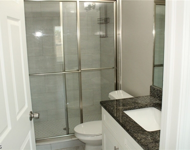 1110 Sw 47th Terrace - Photo Thumbnail 9