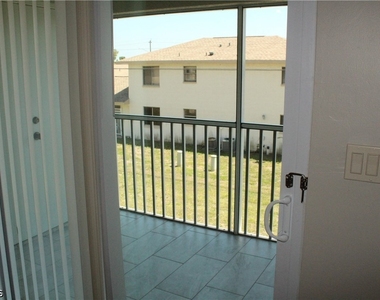 1110 Sw 47th Terrace - Photo Thumbnail 6