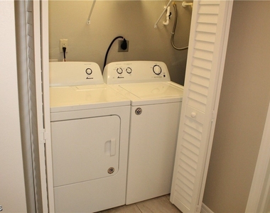 1110 Sw 47th Terrace - Photo Thumbnail 12