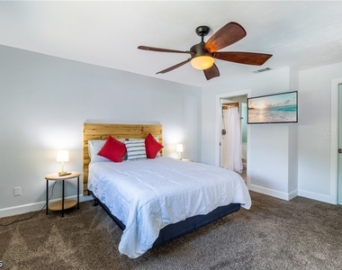 542 Se 33rd Terrace - Photo Thumbnail 13