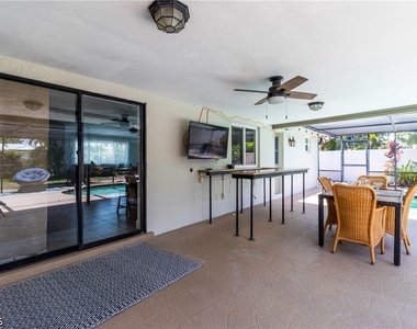 542 Se 33rd Terrace - Photo Thumbnail 5