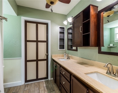 542 Se 33rd Terrace - Photo Thumbnail 14