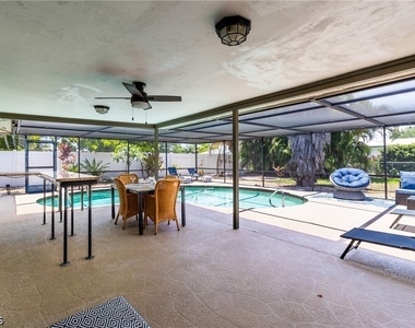 542 Se 33rd Terrace - Photo Thumbnail 6