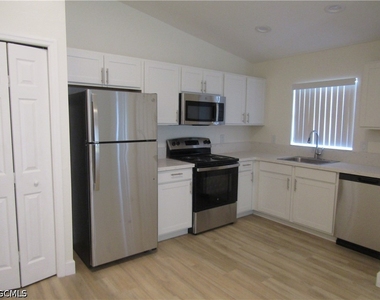 4527 28th Street Sw - Photo Thumbnail 1