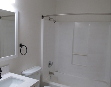 4527 28th Street Sw - Photo Thumbnail 5