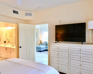 4450 Botanical Place Circle - Photo Thumbnail 16
