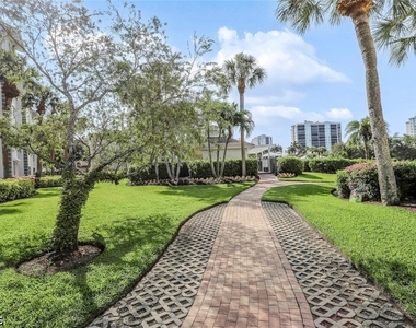 340 Horse Creek Drive - Photo Thumbnail 24
