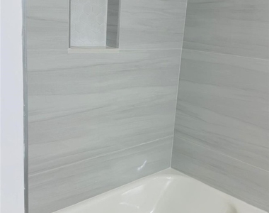 8484 Bernwood Cove Loop - Photo Thumbnail 15