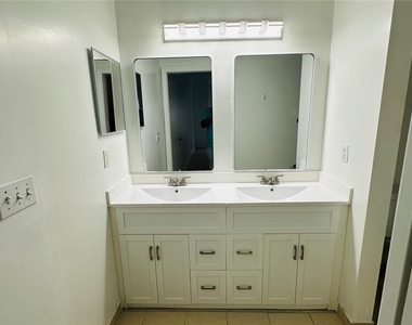 8484 Bernwood Cove Loop - Photo Thumbnail 10