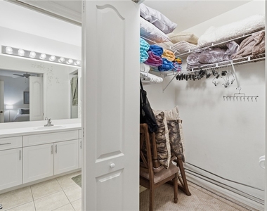 10480 Washingtonia Palm Way - Photo Thumbnail 16