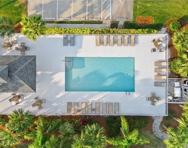 10480 Washingtonia Palm Way - Photo Thumbnail 23