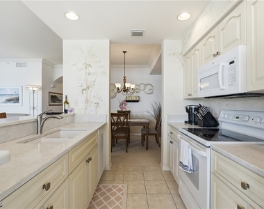 10480 Washingtonia Palm Way - Photo Thumbnail 13