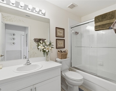 10480 Washingtonia Palm Way - Photo Thumbnail 18