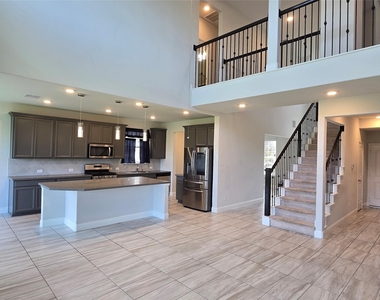 18938 Lynnwood Crest Drive - Photo Thumbnail 4