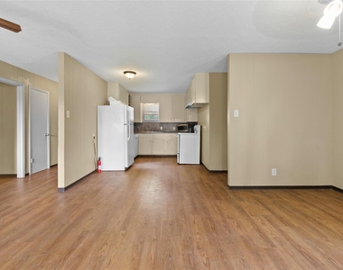 10973 Longstreet Road - Photo Thumbnail 8