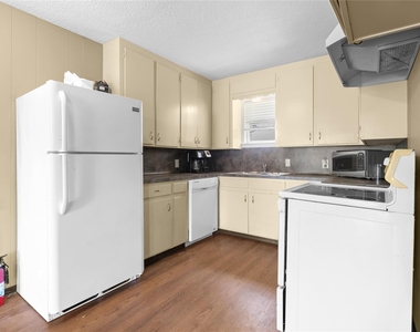10973 Longstreet Road - Photo Thumbnail 9