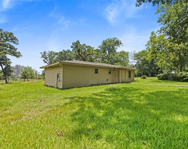 10973 Longstreet Road - Photo Thumbnail 3