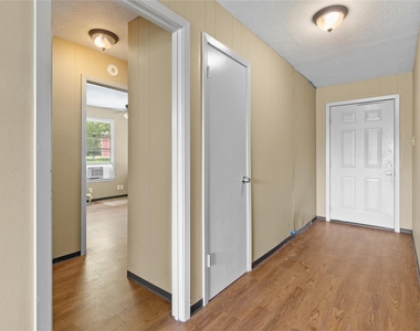 10973 Longstreet Road - Photo Thumbnail 11