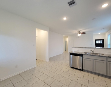 31351 Horseshoe Meadow Bend Lane - Photo Thumbnail 7