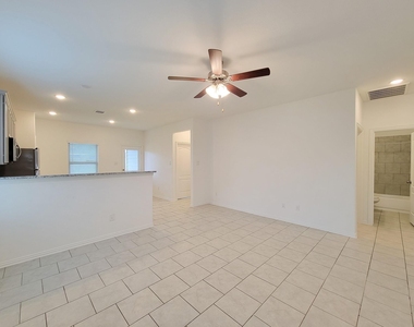 31351 Horseshoe Meadow Bend Lane - Photo Thumbnail 4