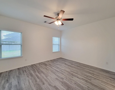 31351 Horseshoe Meadow Bend Lane - Photo Thumbnail 32