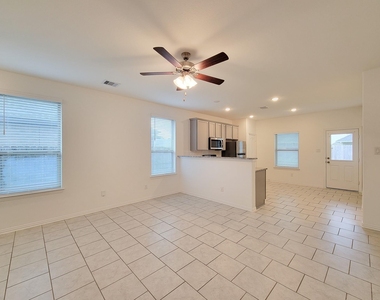 31351 Horseshoe Meadow Bend Lane - Photo Thumbnail 15