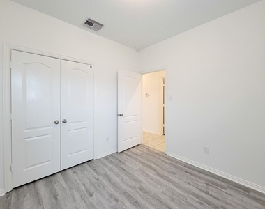 31351 Horseshoe Meadow Bend Lane - Photo Thumbnail 16