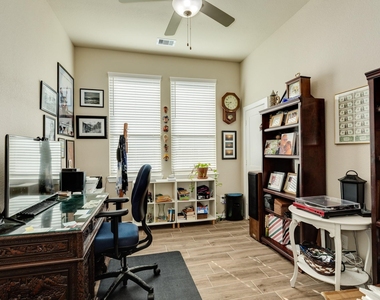 12917 Ocean Breeze Lane - Photo Thumbnail 11