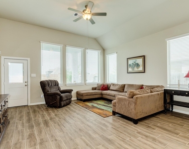 12917 Ocean Breeze Lane - Photo Thumbnail 6