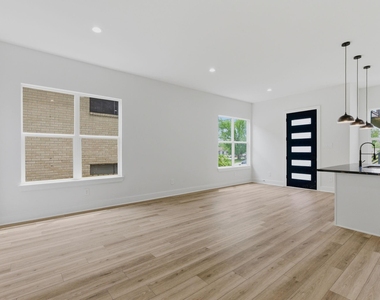 2915 Crane Street - Photo Thumbnail 2