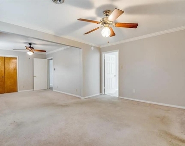 2322 Ansbury Drive - Photo Thumbnail 13