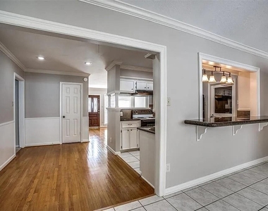 2322 Ansbury Drive - Photo Thumbnail 9
